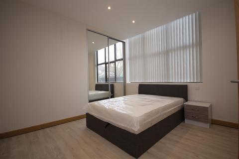 1 bedroom flat to rent, North Acton Road, North Acton, NW10 6QH