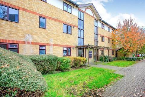 2 bedroom flat to rent, Kimble Close, Hertfordshire WD18