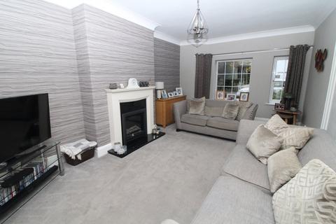 3 bedroom semi-detached house for sale, Laurel Grove, Bingley, BD16