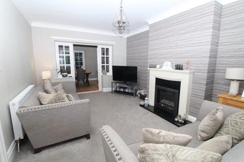 3 bedroom semi-detached house for sale, Laurel Grove, Bingley, BD16