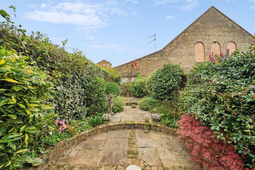Quick Road, W4 - FOR SALE