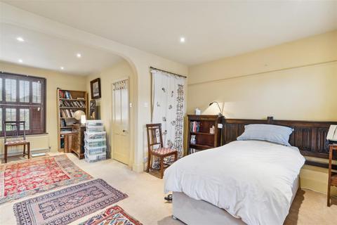 2 Quick Road, London, W4 2BU