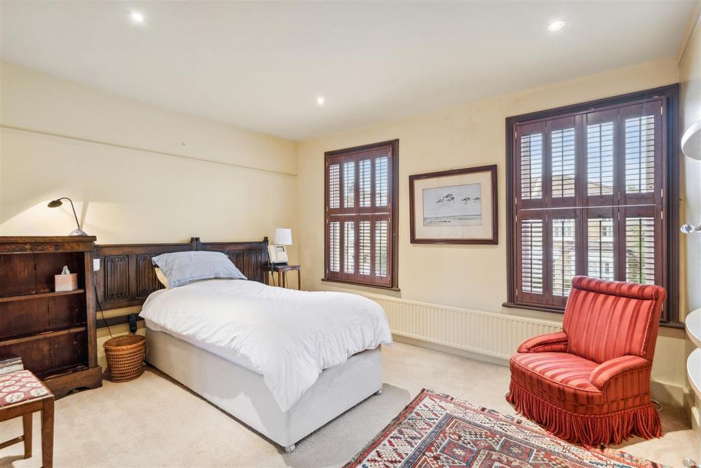 Quick Road, W4 - FOR SALE