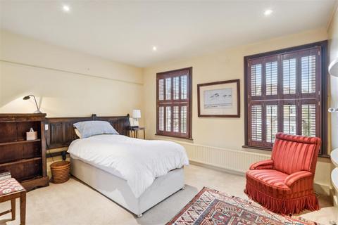 2 Quick Road, London, W4 2BU