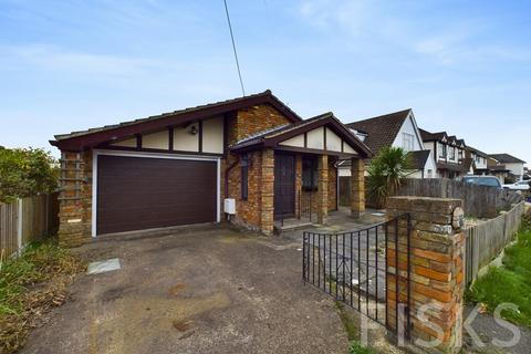 2 bedroom bungalow for sale, Ash Road, Canvey Island, SS8