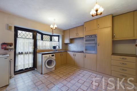 2 bedroom bungalow for sale, Ash Road, Canvey Island, SS8