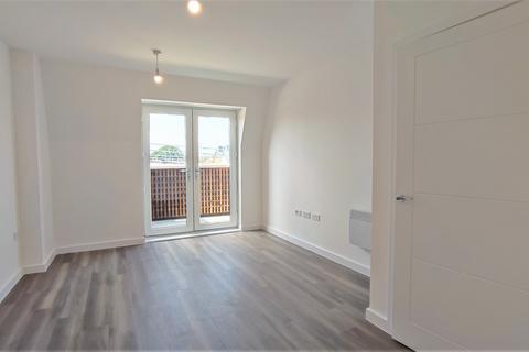 1 bedroom apartment to rent, Threadneedle Road, Farnham, Surrey, GU9