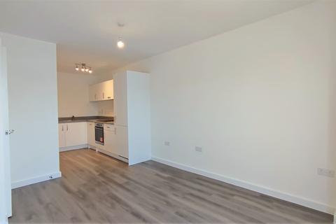 1 bedroom apartment to rent, Threadneedle Road, Farnham, Surrey, GU9