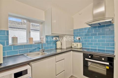 1 bedroom flat to rent, Montagu Road, Edmonton, N18