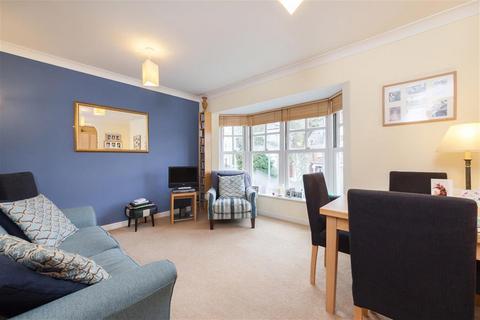 2 bedroom apartment to rent, Cavendish Road, London, NW6