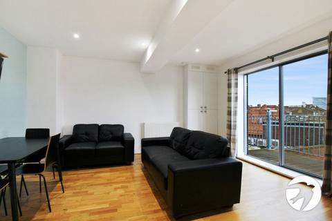 2 bedroom flat to rent, Court Yard, Eltham, London, SE9