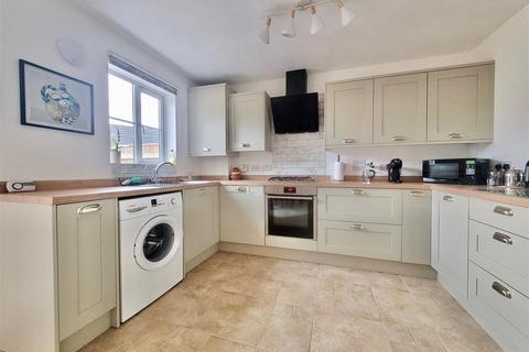 3 bedroom terraced house for sale, Triumphal Crescent, Plymouth PL7