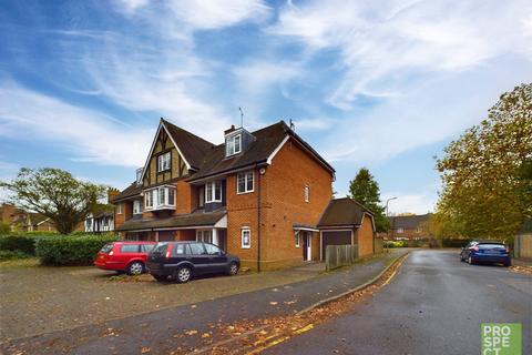 4 bedroom end of terrace house to rent, Parkside Road, Reading, Berkshire, RG30