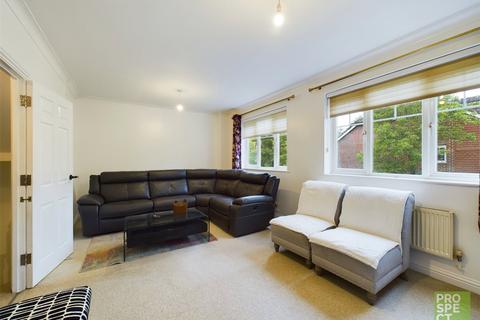 4 bedroom end of terrace house to rent, Parkside Road, Reading, Berkshire, RG30