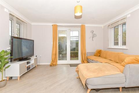 1 bedroom ground floor flat for sale, Sherwood Avenue, Larkfield, Aylesford, Kent