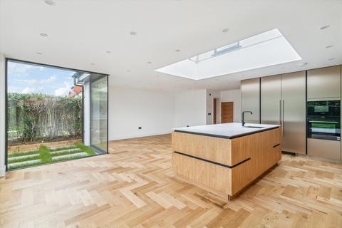 4 bedroom semi-detached house for sale, Saxon Drive, London, W3