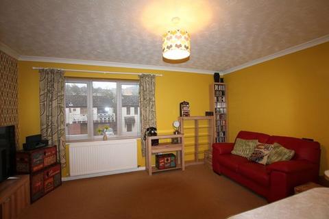 2 bedroom flat for sale, Halyard Croft, Hull, East Riding of Yorkshire, HU1 2EP