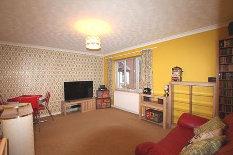 2 bedroom flat for sale, Halyard Croft, Hull, East Riding of Yorkshire, HU1 2EP