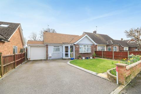 2 bedroom detached bungalow to rent, Haselfoot Road, Boreham, Chelmsford