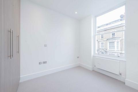 1 bedroom flat for sale, Beaumont Crescent, London W14