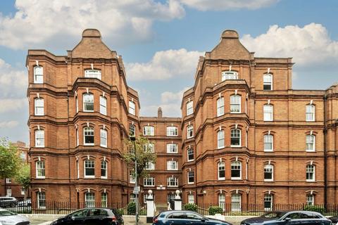 3 bedroom flat for sale, Queen's Club Gardens, London W14