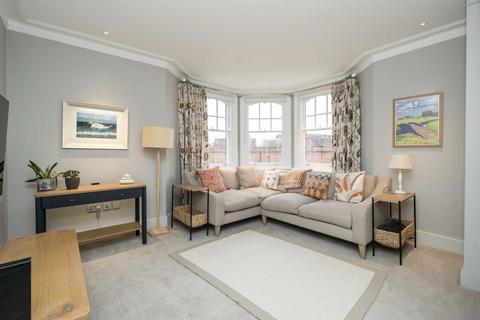 3 bedroom flat for sale, Queen's Club Gardens, London W14