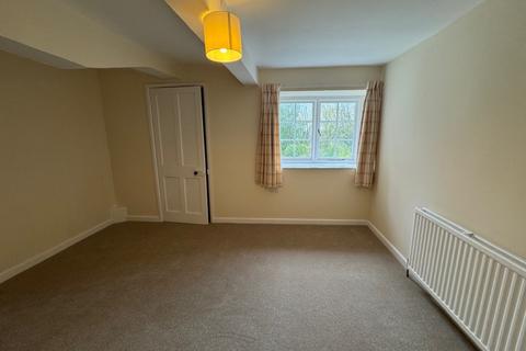 4 bedroom cottage to rent, 20 Coleshill, Coleshill, SN6 7PR