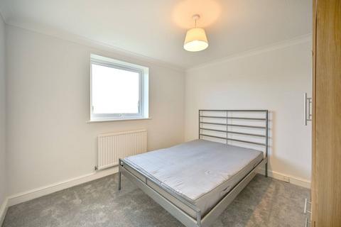 2 bedroom flat to rent, Galsworthy Road, Kingston Hill, Kingston upon Thames, KT2