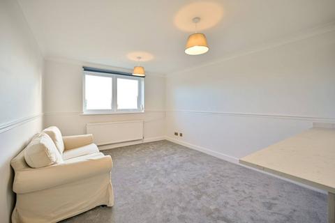 2 bedroom flat to rent, Galsworthy Road, Kingston Hill, Kingston upon Thames, KT2