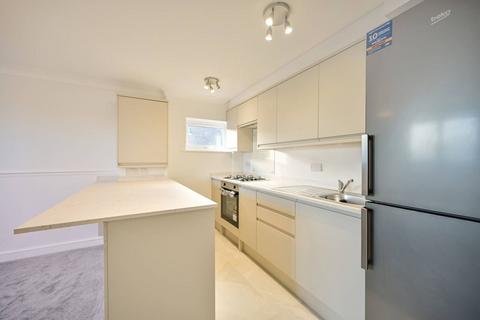 2 bedroom flat to rent, Galsworthy Road, Kingston Hill, Kingston upon Thames, KT2