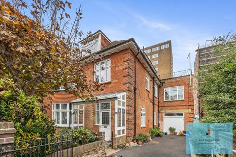 4 bedroom ground floor flat for sale, Third Avenue, Hove, BN3