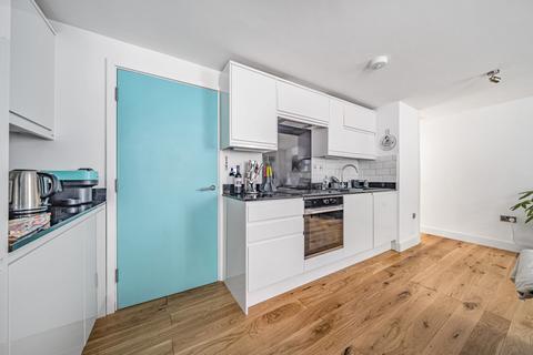 2 bedroom apartment for sale, Woolwich Manor Way, London