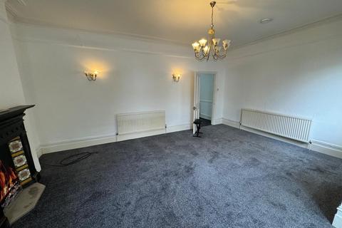 2 bedroom flat to rent, Grovelands Road, Palmers Green N13