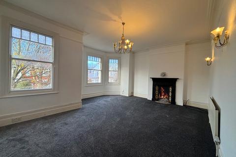 2 bedroom flat to rent, Grovelands Road, Palmers Green N13