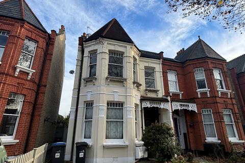 2 bedroom flat to rent, Grovelands Road, Palmers Green N13