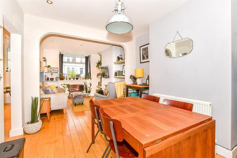 7 Greenfield Road, Folkestone, CT19 6EP