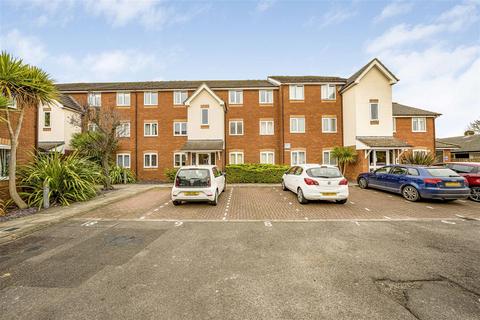 2 bedroom apartment for sale, Firs Avenue, Windsor