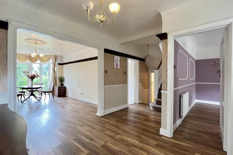 4 bedroom detached house to rent, Nonsuch Walk, Cheam SM2