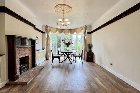 4 bedroom detached house to rent, Nonsuch Walk, Cheam SM2