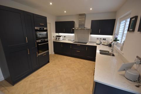 4 bedroom detached house for sale, Thresher Way, Wimborne BH21