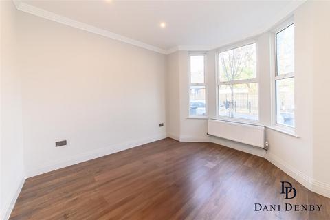 4 bedroom terraced house for sale, Chaplin Road, London NW2