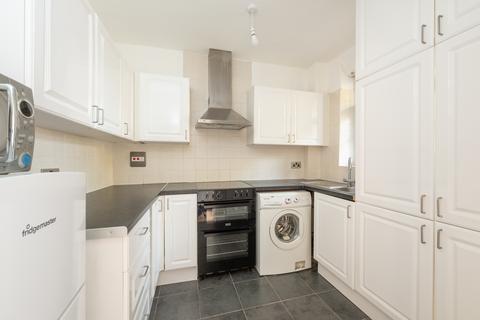 1 bedroom flat to rent, Stewarts Road, London SW8