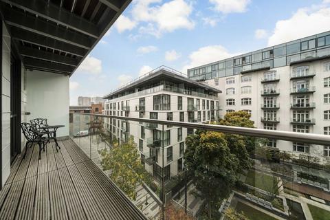 1 bedroom flat for sale, Times Square, London E1