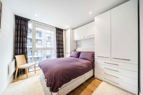 1 bedroom flat for sale, Times Square, London E1