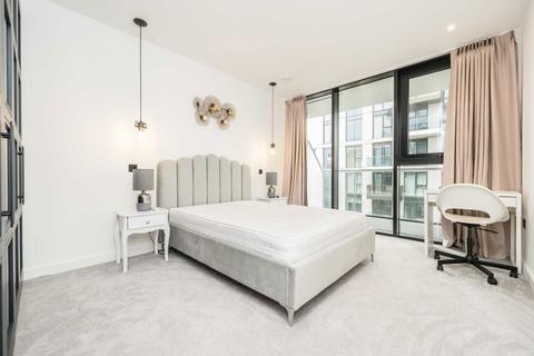 2 bedroom flat to rent, Merino Gardens, London E1W