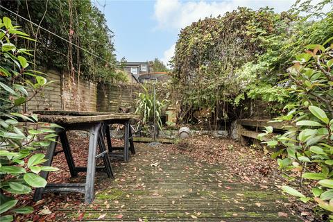 71 Swallowfield Road, London, SE7 7NT