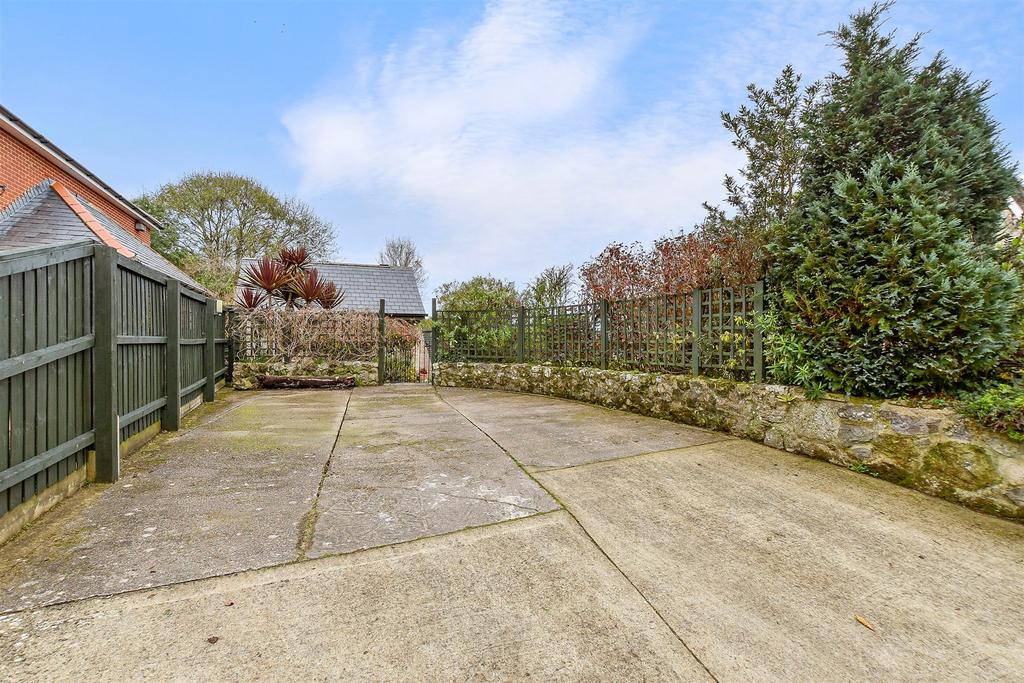Driveway/Parking