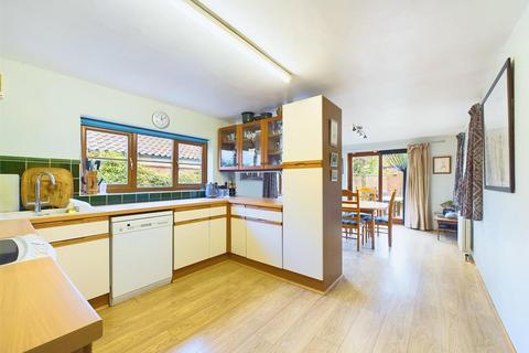 3 bedroom chalet for sale, Foxley Rd, Themelthorpe, Norwich