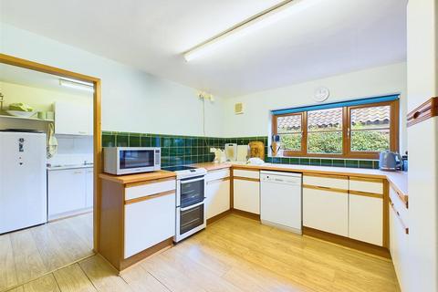 3 bedroom chalet for sale, Foxley Rd, Themelthorpe, Norwich