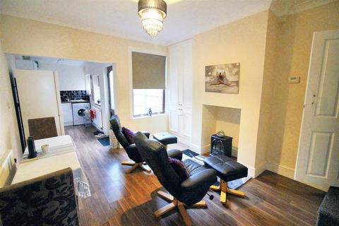 2 bedroom terraced house for sale, Halls Road